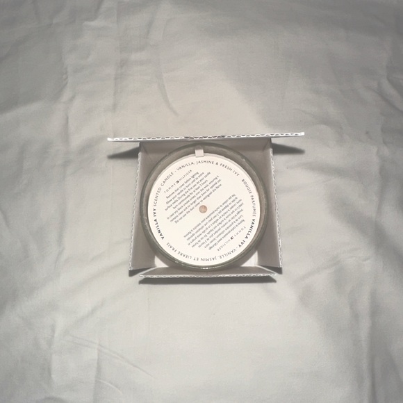 Tommy Hilfiger Vanilla Candle - Picture 3 of 4